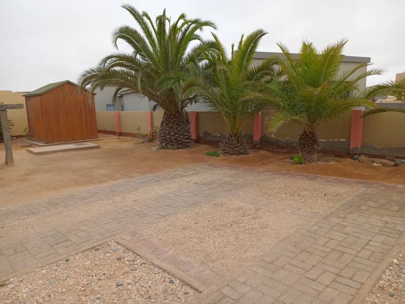 PERFECTLY LOCATED 3 BEDROOM HOUSE FOR SALE IN HENTIES BAY - SOUTH DUNE - Photo 4