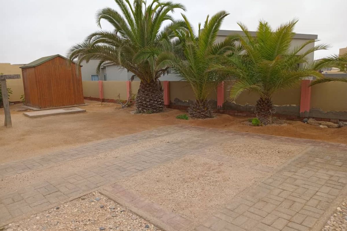 PERFECTLY LOCATED 3 BEDROOM HOUSE FOR SALE IN HENTIES BAY - SOUTH DUNE - Photo 4