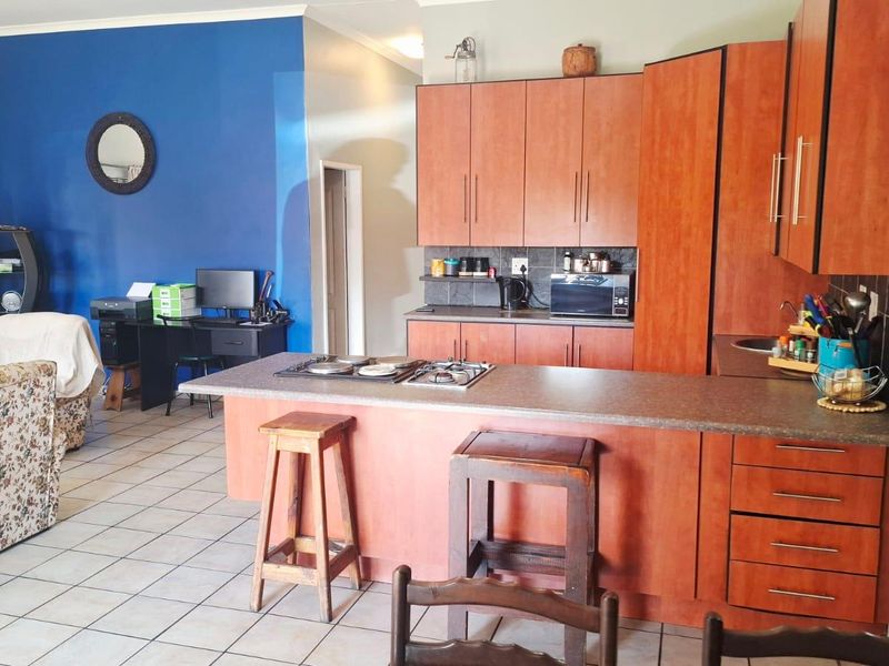 Spacious, Secure & Ready to Welcome You Home - Photo 6