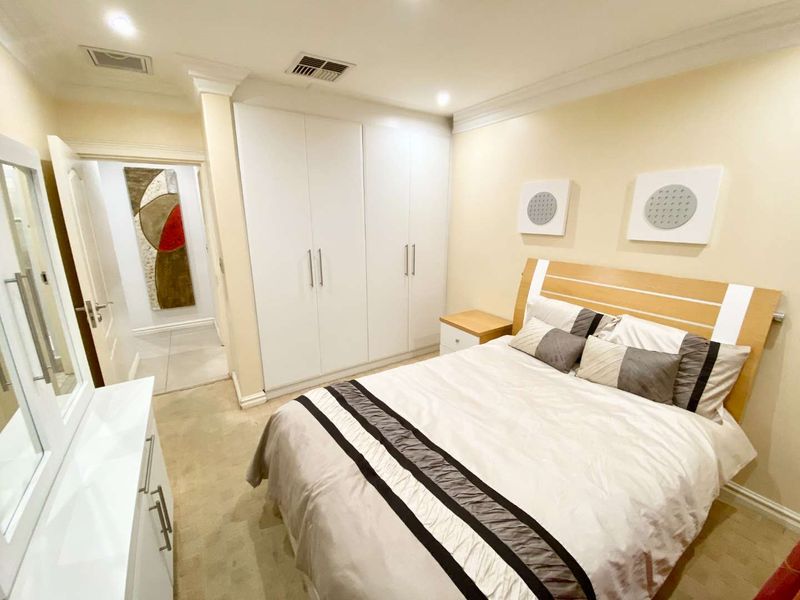 Fully furnished apartment with lovely sea views - 24hr security, pool and gym - Photo 5