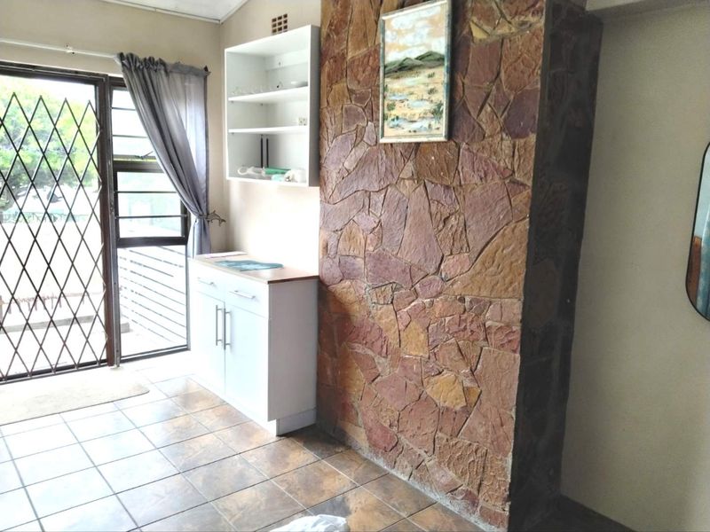 Large family home with Flatlet included - Photo 4