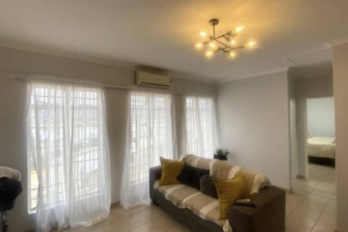 young professional - Photo 2