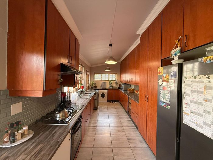 Property #2360143, House Rental Monthly in Sinoville