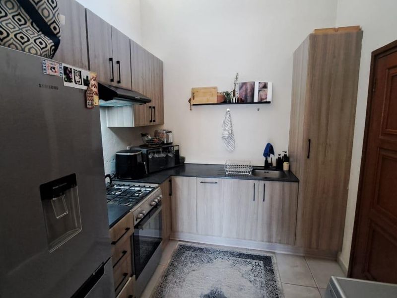 3 Bedroom 2 Bathroom - Photo 6