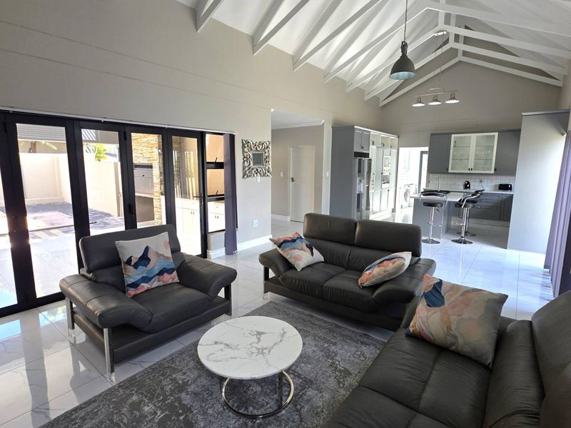 Modern 4 Bedroom Family Home in Leloko Lifestyle Estate - Photo 9
