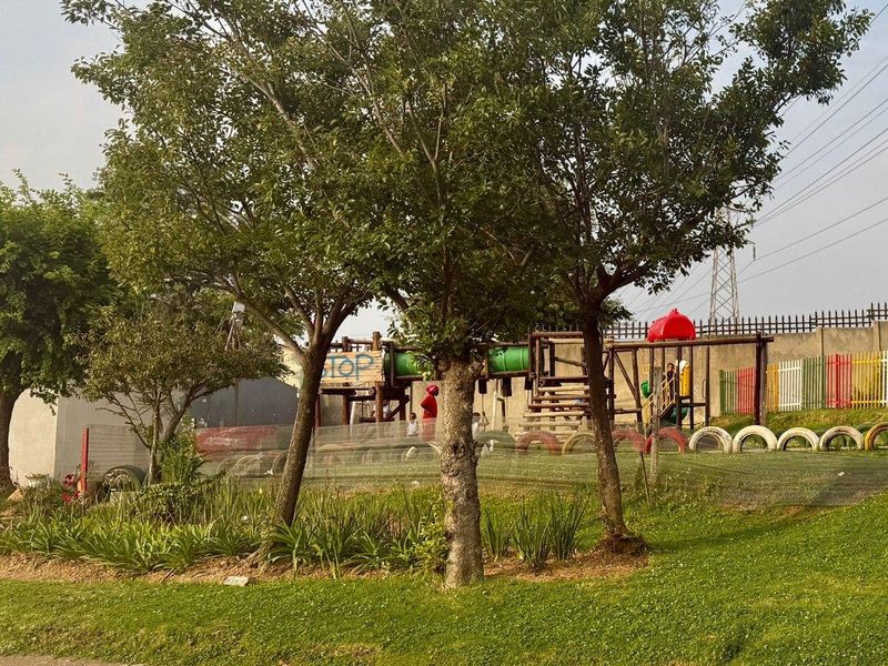 Ideally Positioned Home - Photo 4