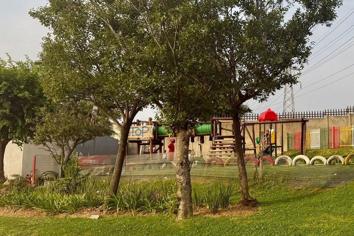 Ideally Positioned Home - Photo 4