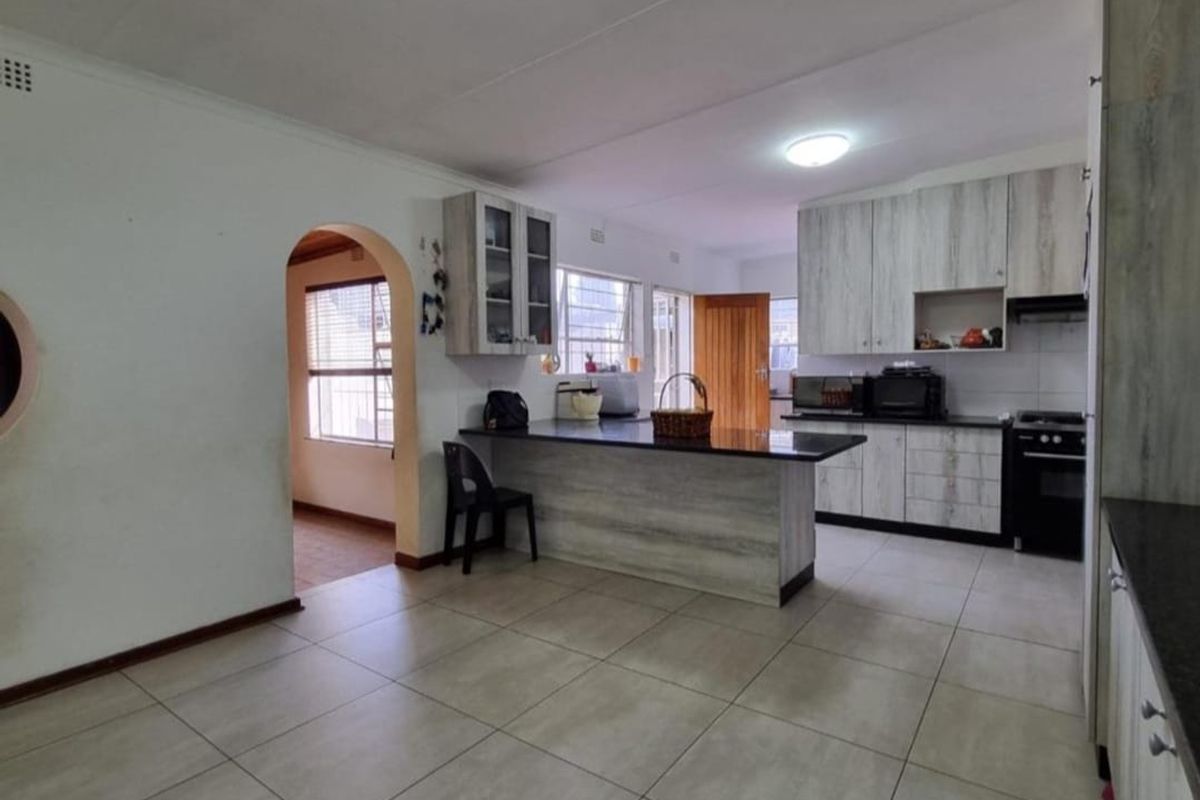 3 Bedroom House for Sale in Brackenhurst - Photo 5