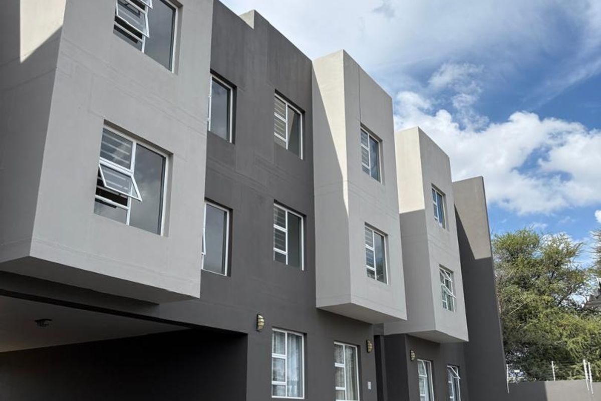 Modern two bedroom unit with one full batroom & braai - Photo 4
