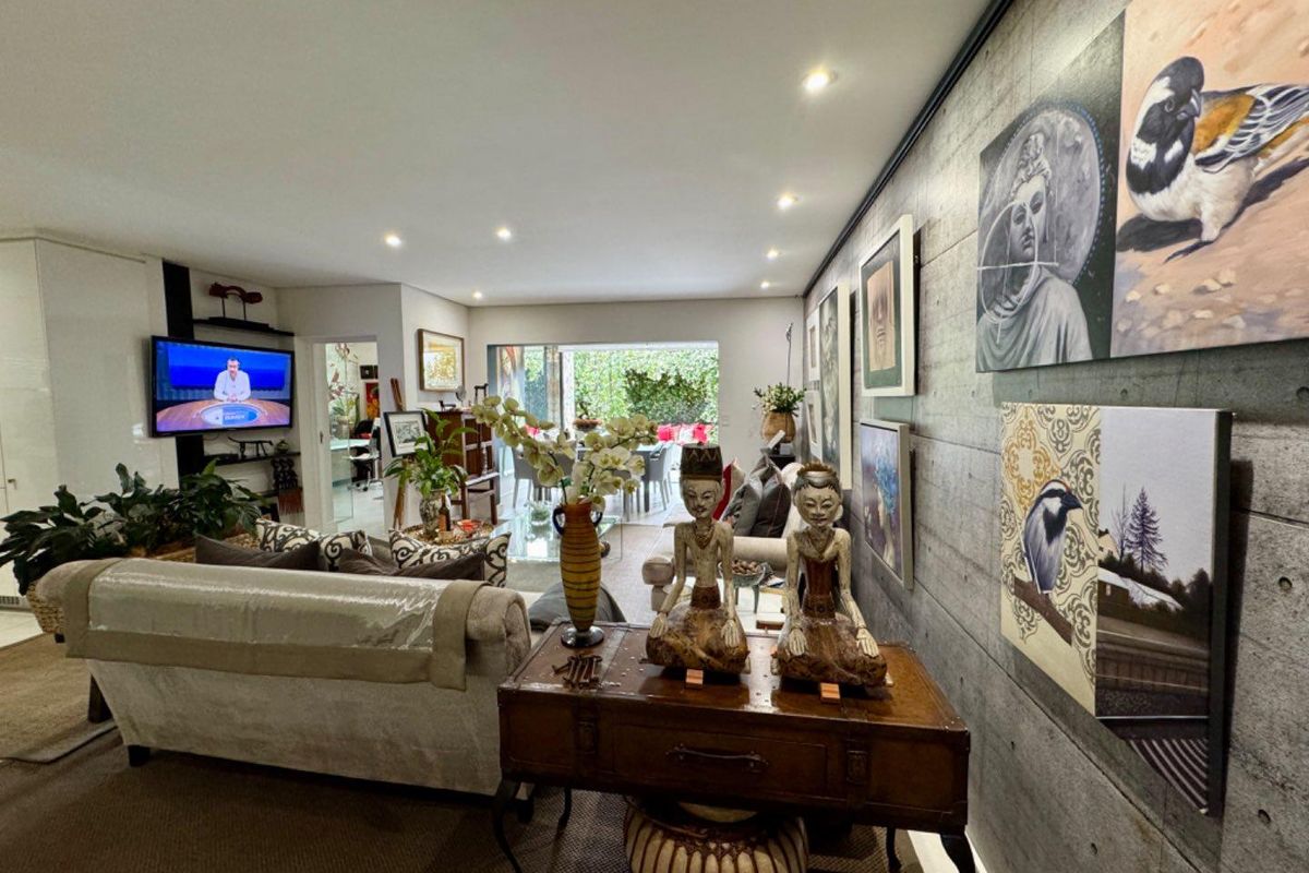 One of a Kind Two Bedroom Apartment Available in Polofields - Photo 2