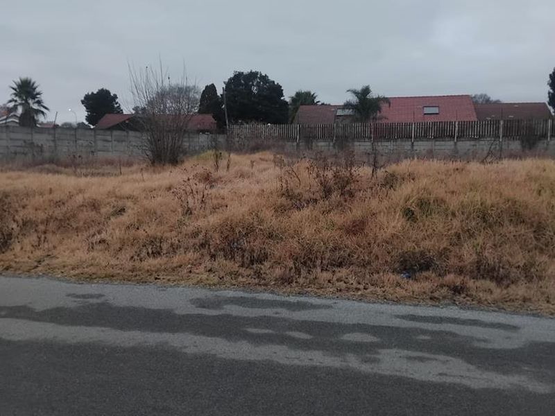 Large vacant land available for sale. - Photo 5