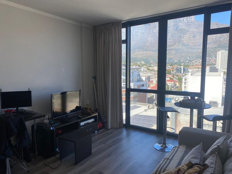 Executive Large One Bedroom Apartment - Furnished - Photo 7