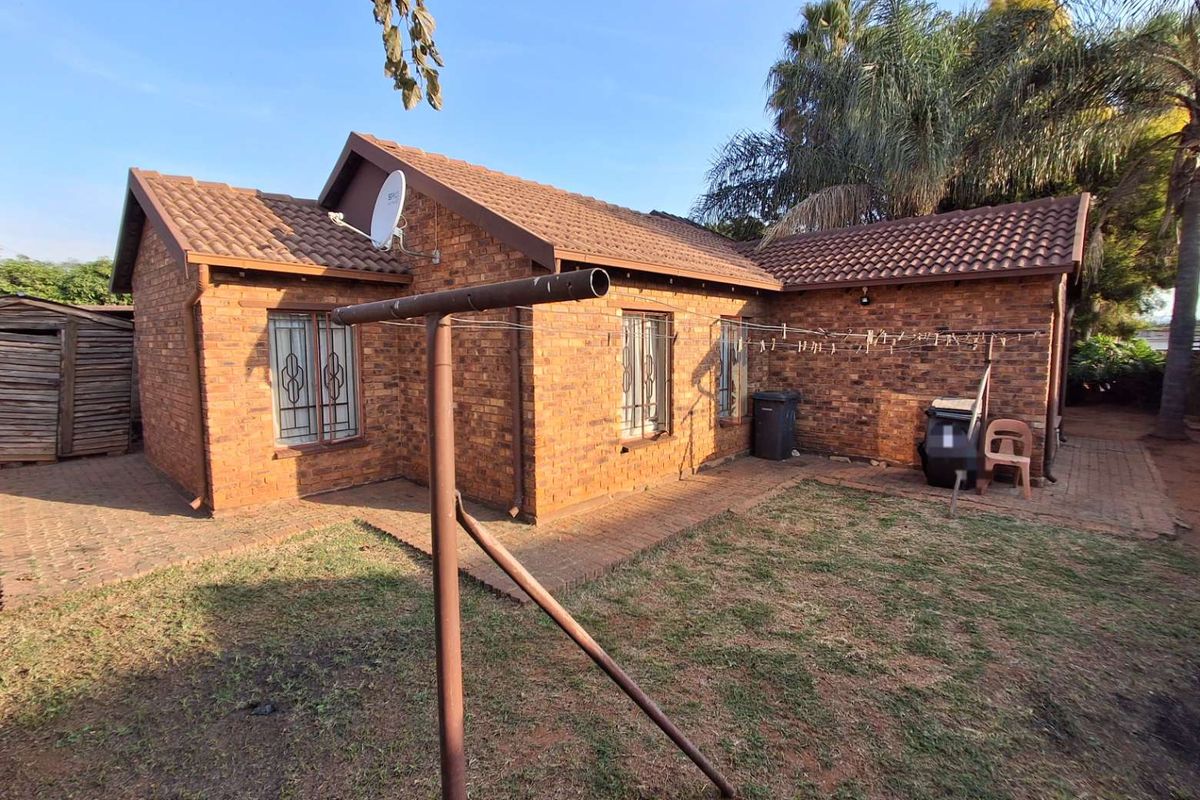 Three bedrooms house for sale in The Orchards - Photo 3