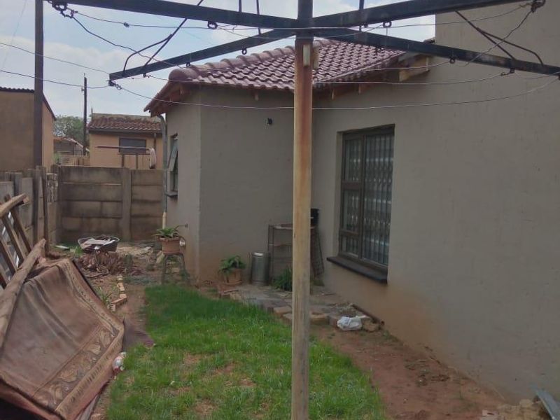 Family Home Vosloorus - R 920 000 - Photo 2