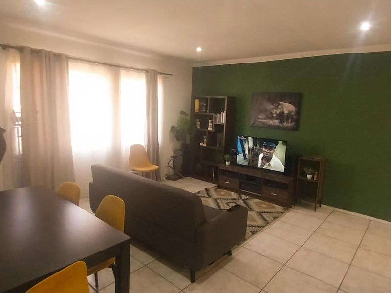 Your Perfect Home: Spacious, Secure, and Central! - Photo 4