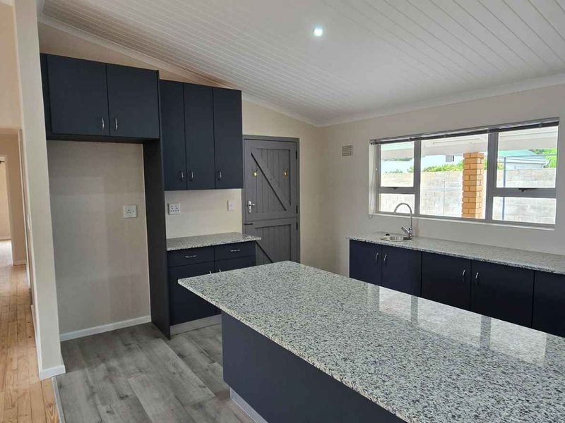 Charming Family Home in a Thriving Community - Photo 4