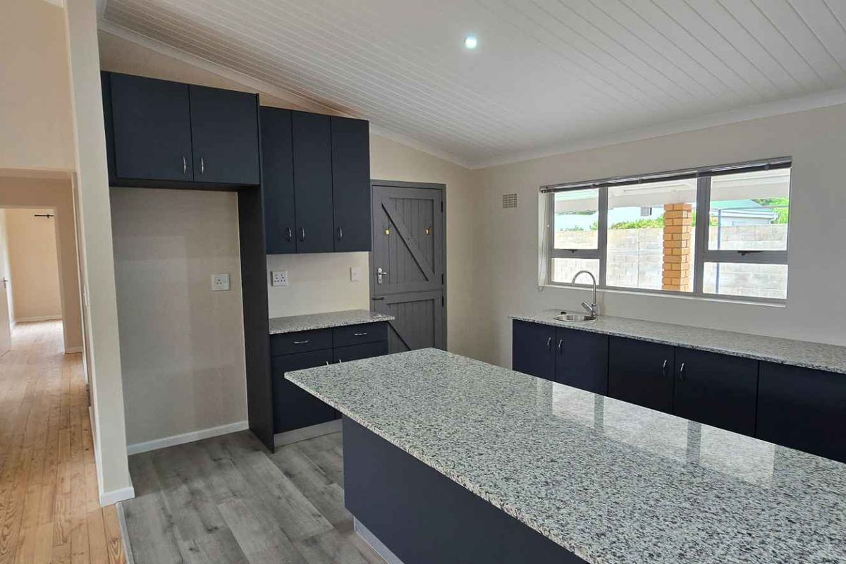 Charming Family Home in a Thriving Community - Photo 4