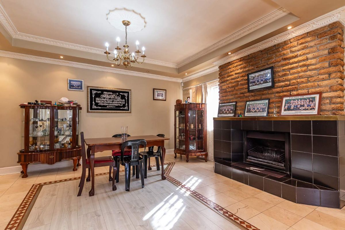 Spacious Family Home in the Heart of Leafy Greenhaven - Photo 5