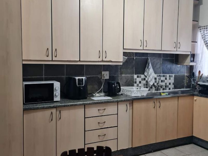 St Lucia Apartment in Family-Friendly Complex 🏖️ - Photo 3