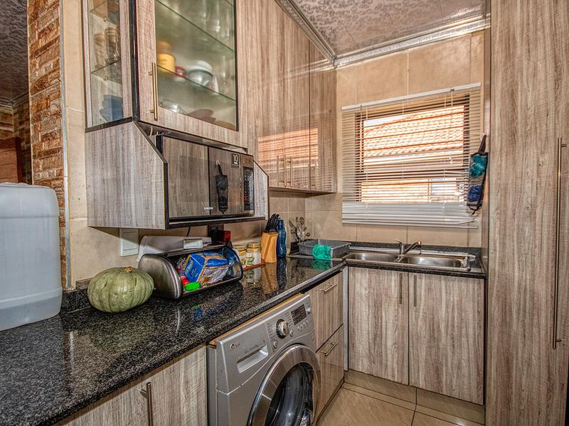 3 bed spacious family home for sale - Southdowns Estate! - Photo 4