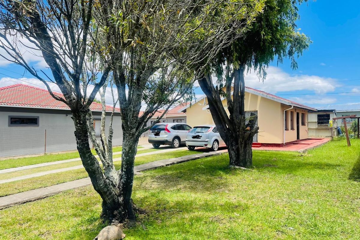 2 Bedroom House for Sale - Photo 2