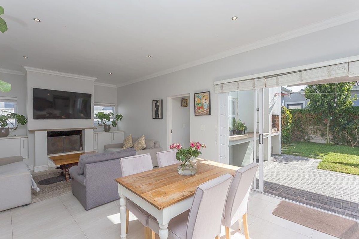 Two Bedroom Family Home with Study - Photo 3