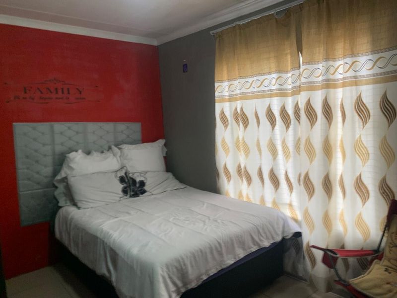 2 bedroom town house for sale in Naturena ext 13 - Photo 10
