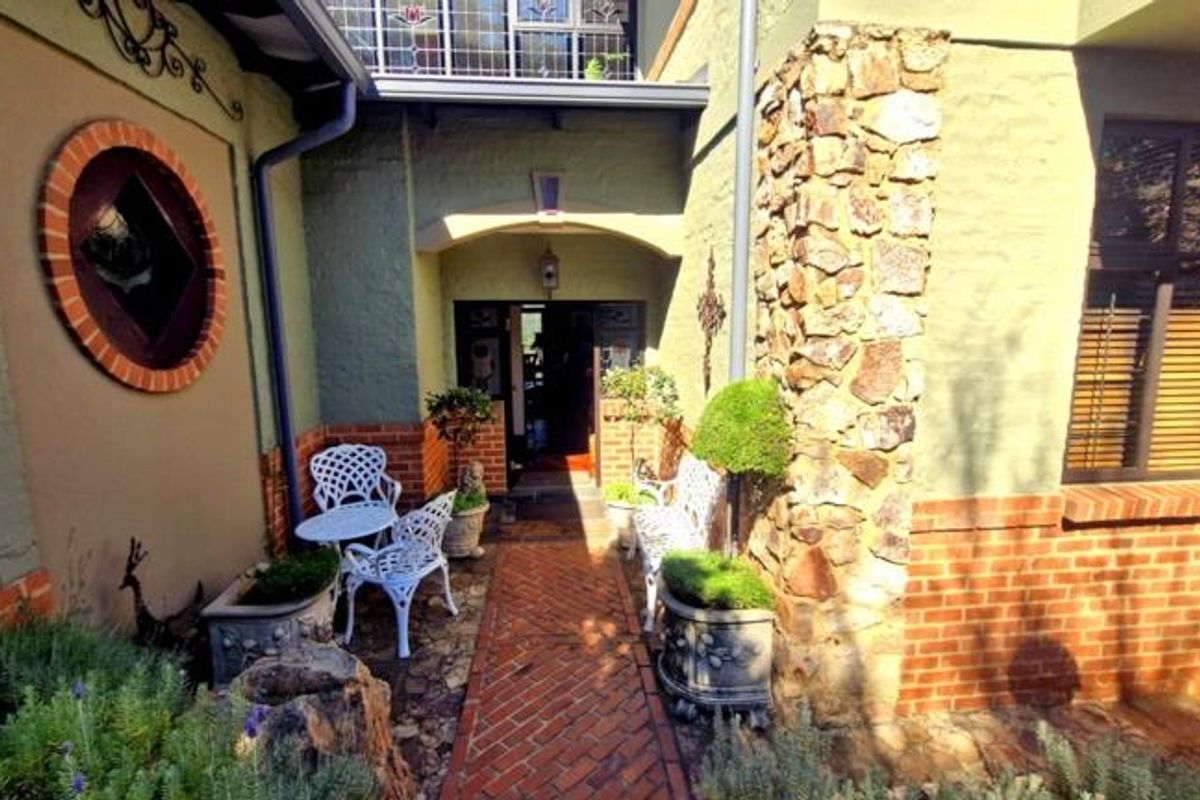 A RESIDENCE RESERVED FOR THE RARE FEW - Photo 5