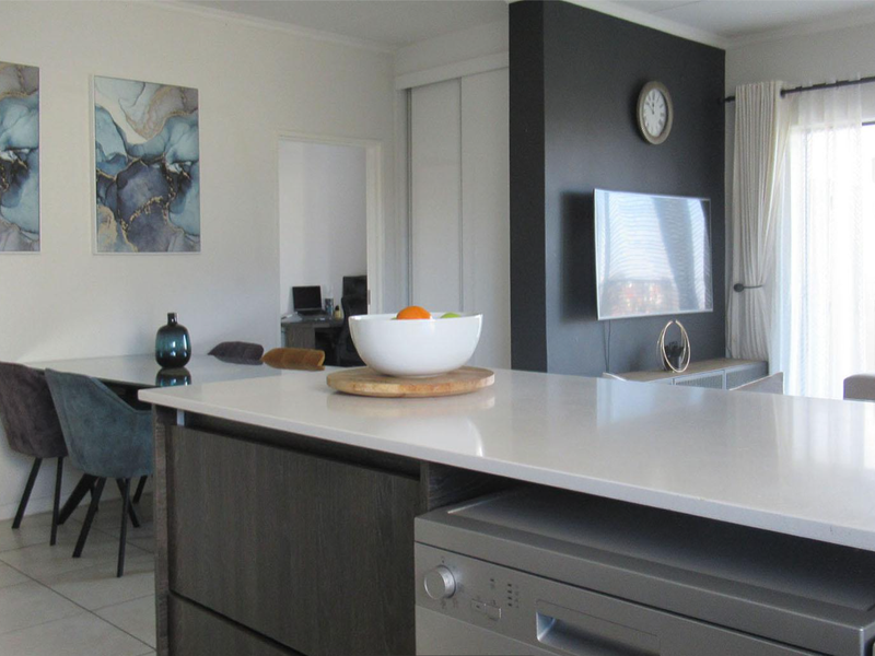 Beautiful Modern 2-bedroom apartment up for grabs - Photo 3