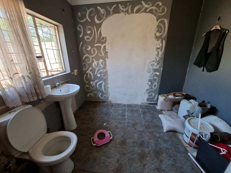 Fix Upper 3 Bedroom Home For Sale - Photo 8