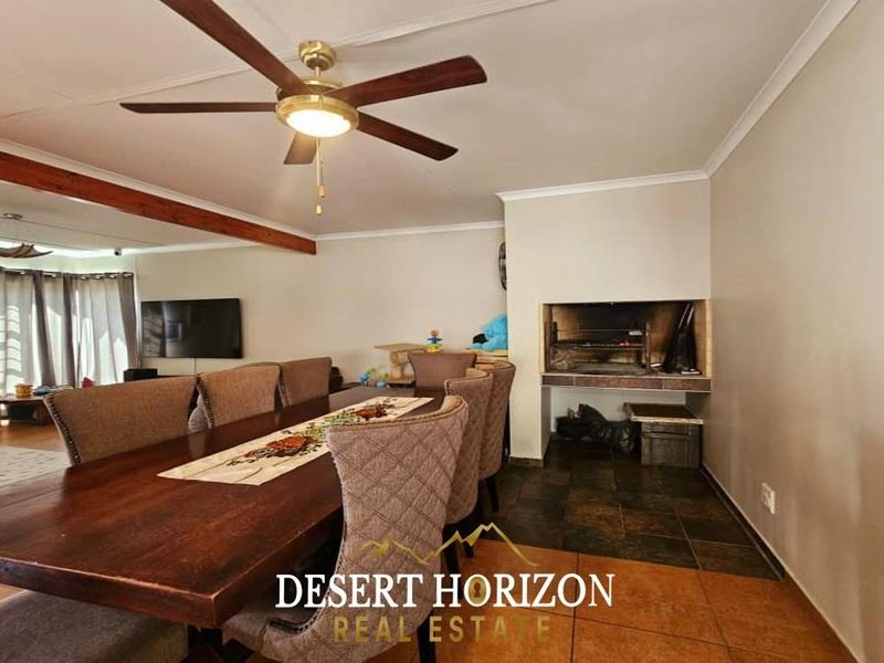 Walvisbay, Fairways Estate |  Beuatiful Family home for sale - Photo 3