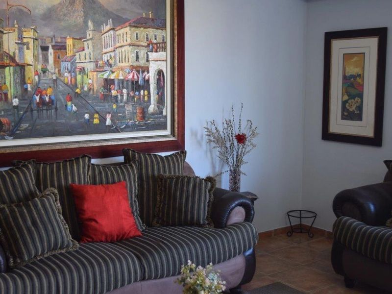 24 Bedroom Guesthouse with Sea View - Photo 4