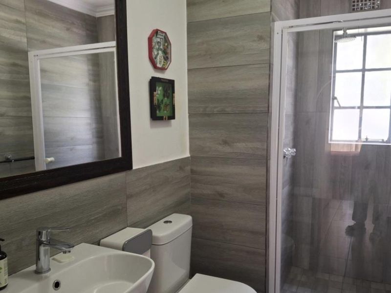 A LOVELY FURNISHED TWOO BEDROOM APARTMENT - Photo 6