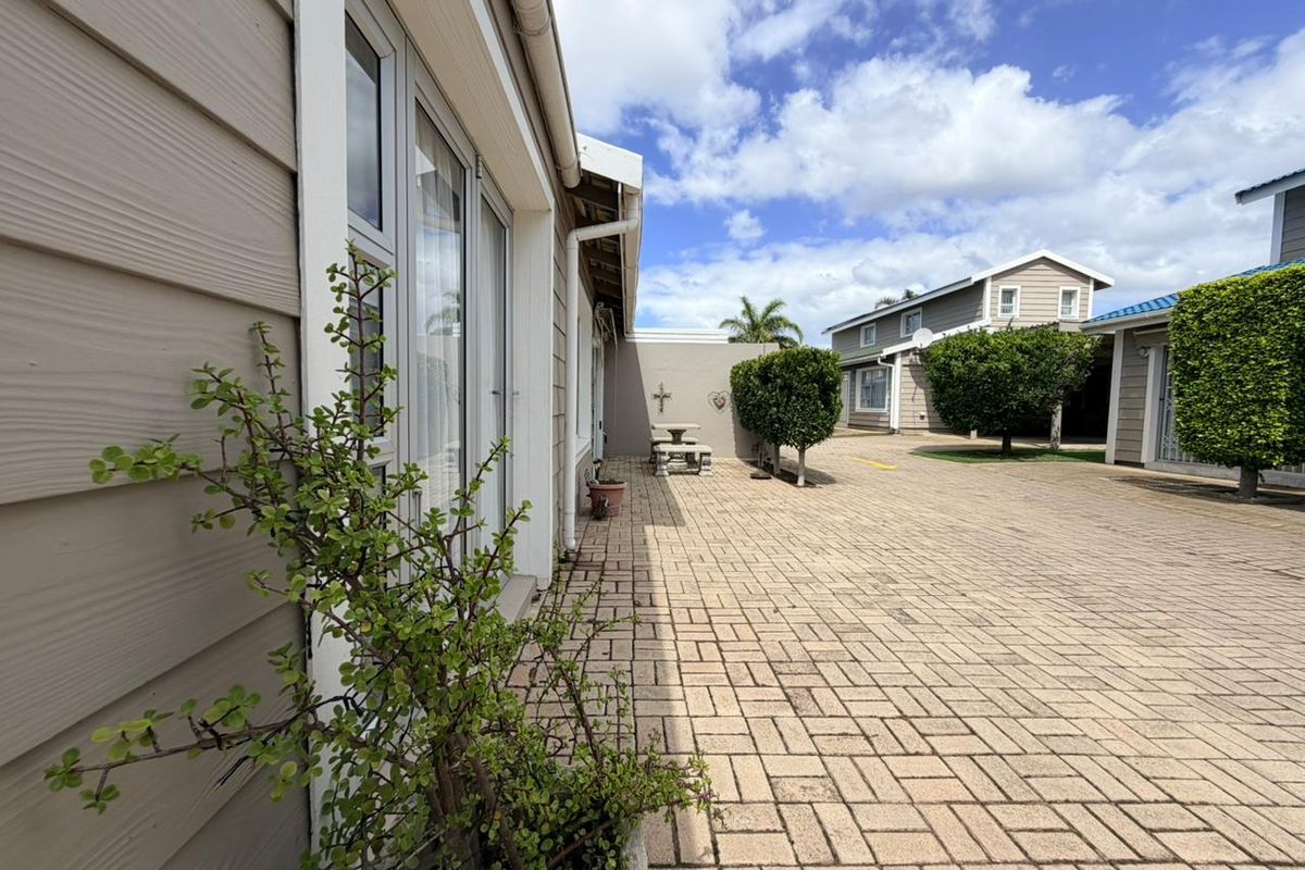 Exceptional Opportunity: Modern Home, Prime Spot - Photo 4