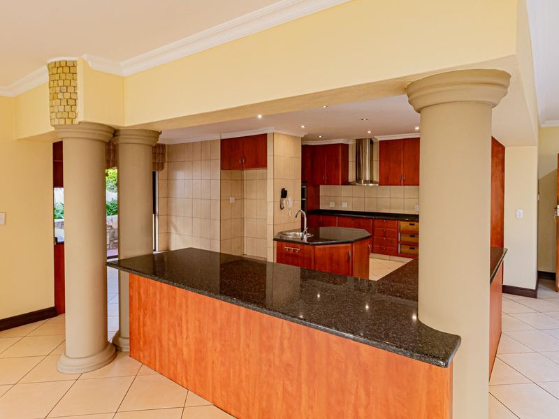 Beautiful 7 bedroom at Dainfern Golf Estate - Photo 5