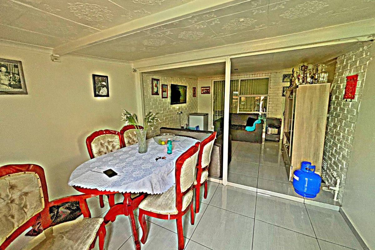 Marvelous 2 Bedroom unit - Photo 2