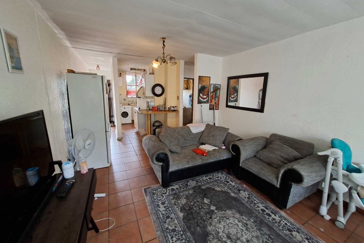 2 Bedroom Apartment For Sale - Photo 2