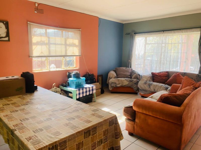 Spacious 3-bedroom house in South Hills, - Photo 6