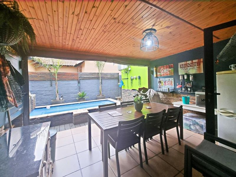 Well located in Estate - Photo 3