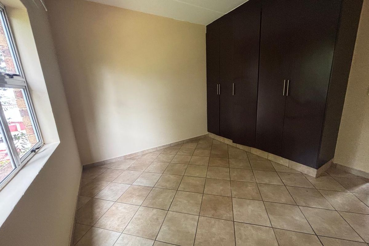 2 Bedroom Apartments for sale in Kempton Park - Photo 4