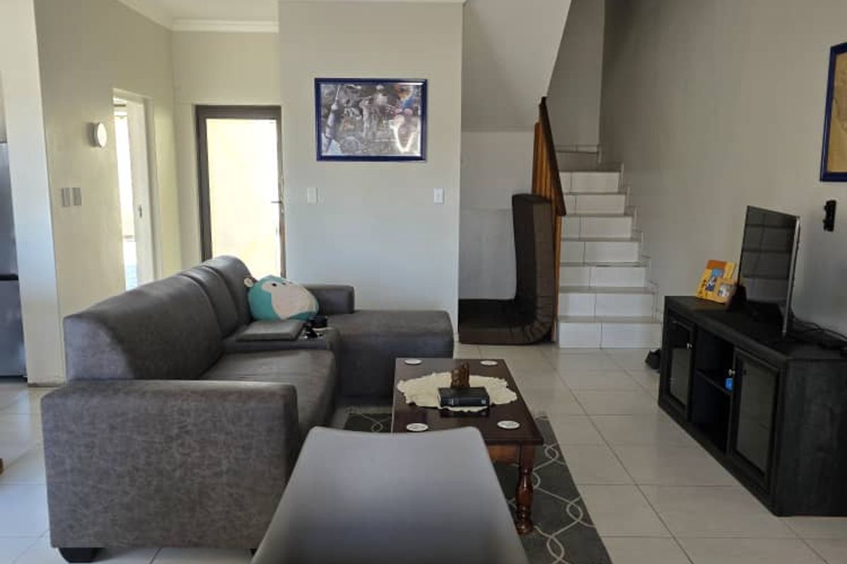 2 Bedroom duplex townhouse. - Photo 3