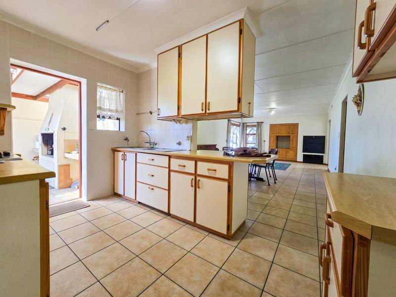 Neat family home for sale in harbour area. - Photo 9