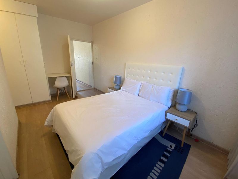 Beautiful 1 bedroom apartment in sought after Sandton area - Photo 4