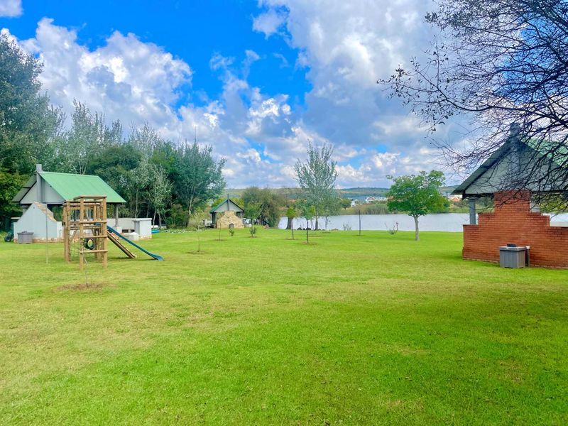 Modern Meets Farmstyle in a Wildlife Estate – Gym, Pool, Squash & More! - 2 and 3 Bedrooms! - Photo 10