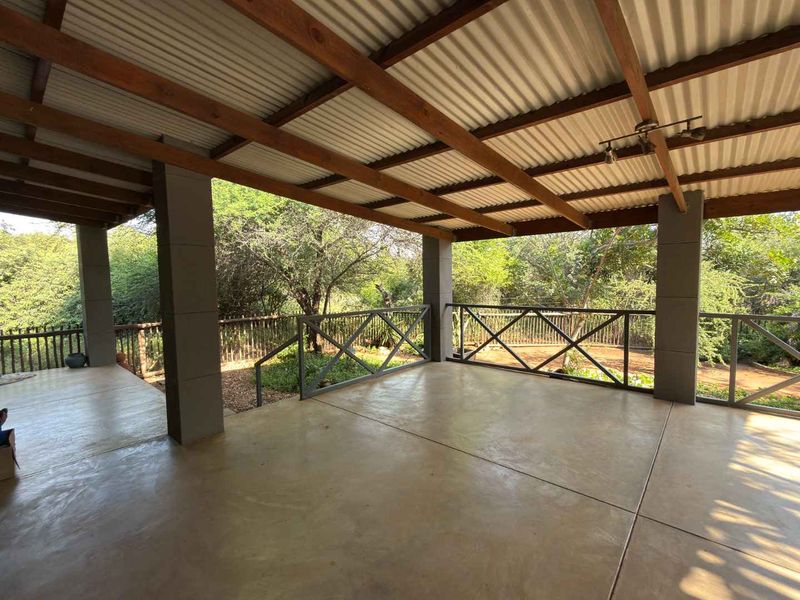 Three bedroom family home up for rental in the popular Hoedspruit Wildlife Estate - Photo 5