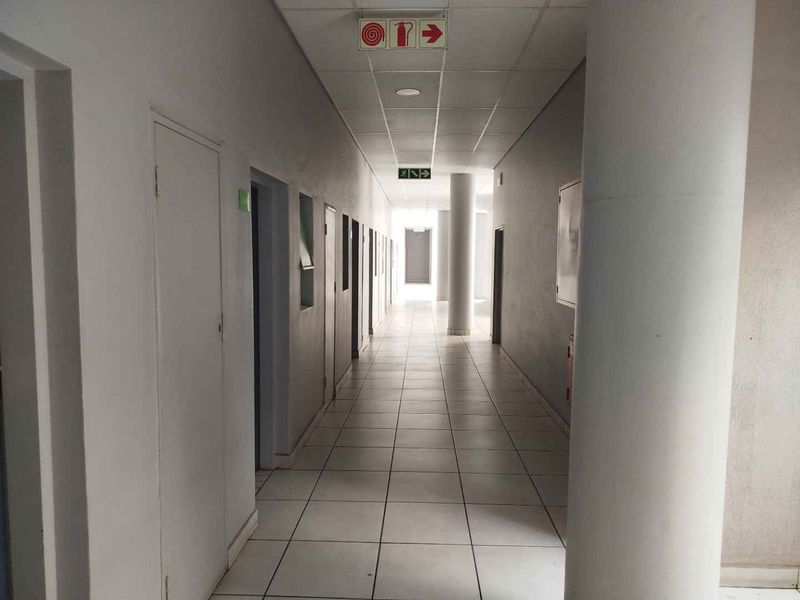 1 Bedroom Apartment For sale in NorthPark Mall Pretoria North. - Photo 8