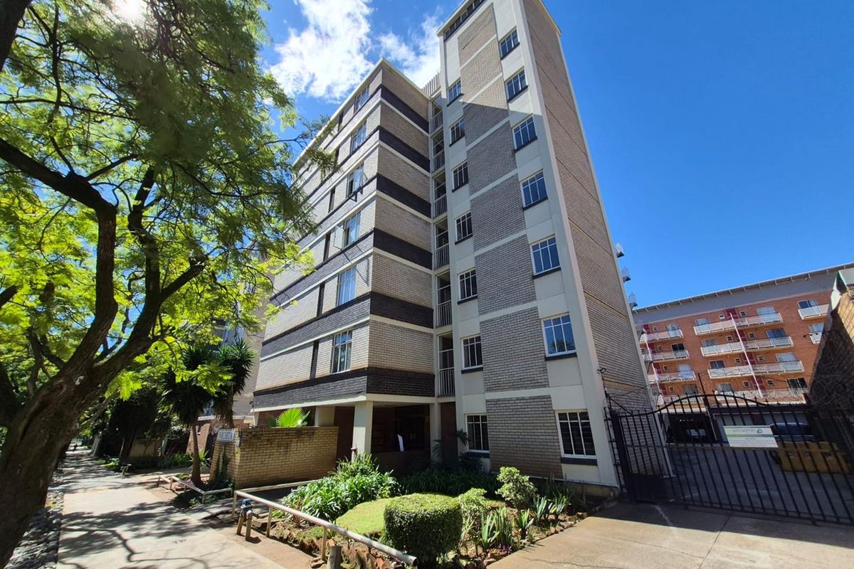 2.5 apartment for sale in Sunnyside - Photo 4