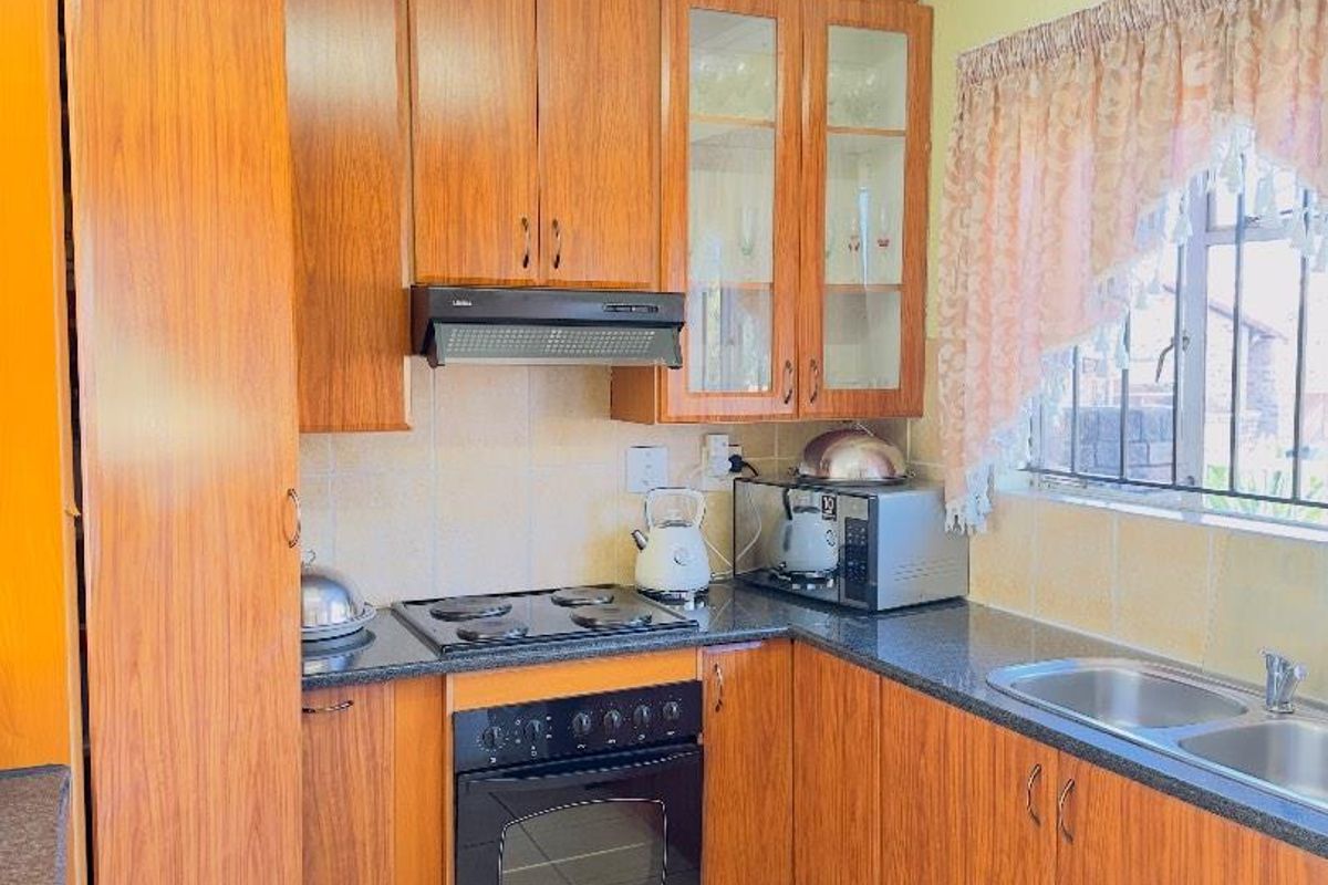 3 Bedroom Townhouse for Sale in Vorna Valley - Photo 2