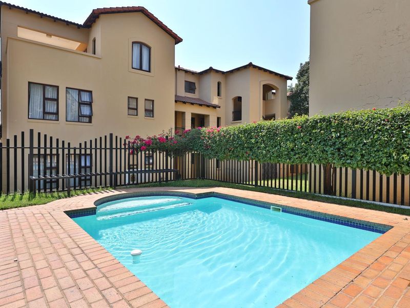 2 Bed 2 Bath Ground Floor at reduced price - Photo 2