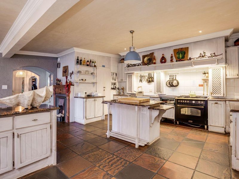 Iconic Grand Baroque Villa - Photo 10